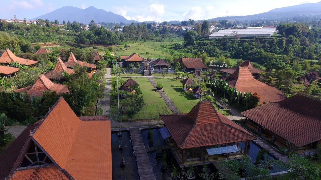 Jadul Village Resort Лембанг Экстерьер фото