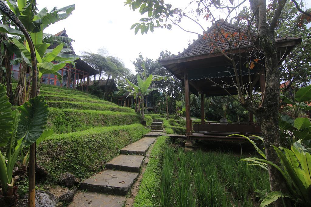 Jadul Village Resort Лембанг Экстерьер фото