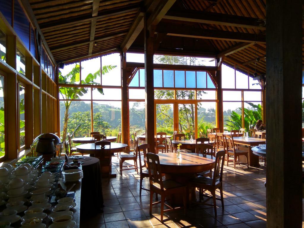 Jadul Village Resort Лембанг Экстерьер фото