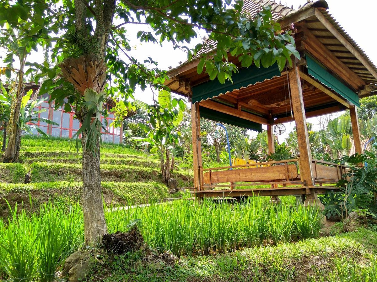 Jadul Village Resort Лембанг Экстерьер фото